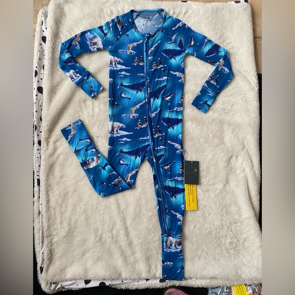 🐋NWT Hanlyn Collective Whale Zippy🐋 - Picture 3 of 8